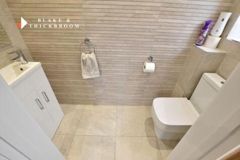 GROUND FLOOR CLOAKROOM
