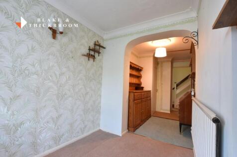 BREAKFAST ROOM/HOME OFFICE