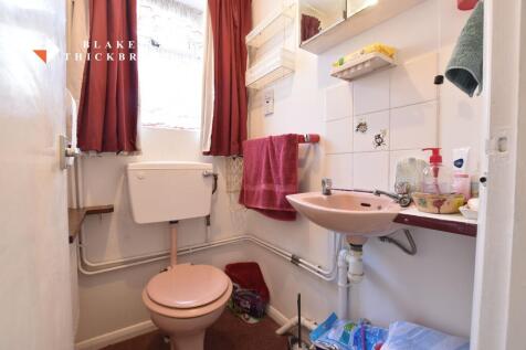 GROUND FLOOR CLOAKROOM