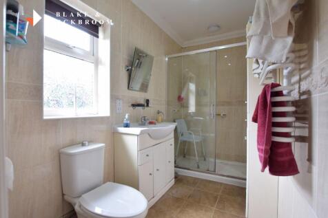 EN SUITE SHOWER ROOM
