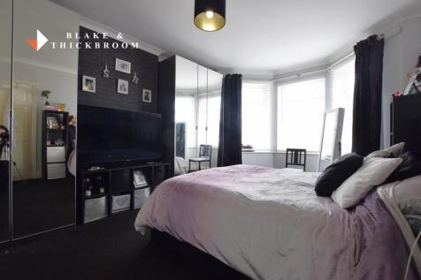 FIRST FLOOR: BEDROOM ONE