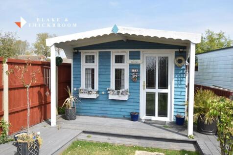 SUMMER HOUSE