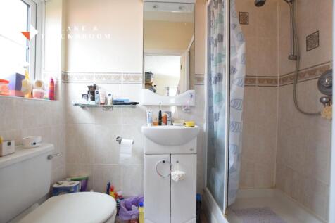EN SUITE SHOWER ROOM
