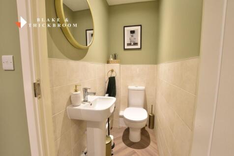 GROUND FLOOR CLOAKROOM