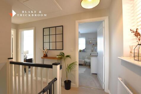FIRST FLOOR GALLERIED LANDING
