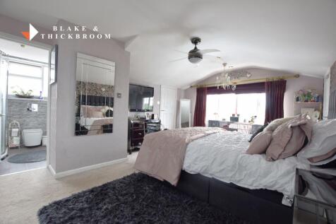FIRST FLOOR: BEDROOM ONE