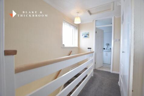 FIRST FLOOR LANDING