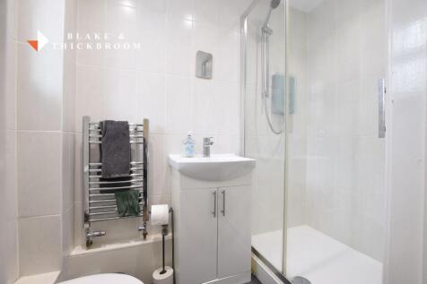 GROUND FLOOR SHOWER ROOM