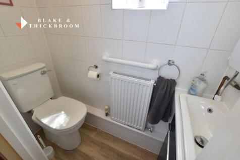 GROUND FLOOR CLOAKROOM