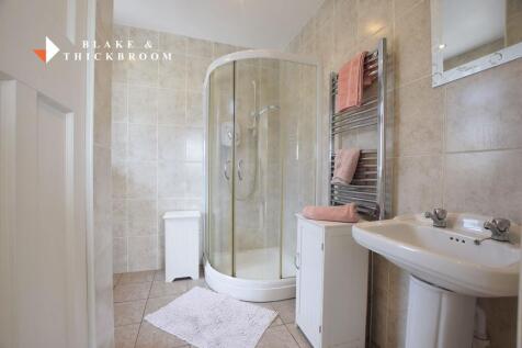 EN SUITE SHOWER ROOM