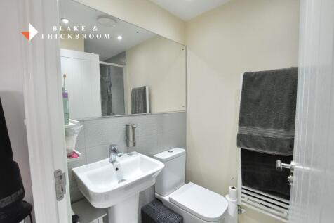 EN SUITE SHOWER ROOM