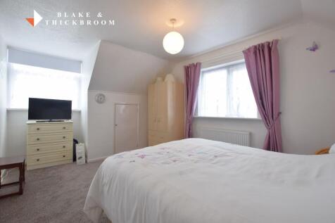 FIRST FLOOR: BEDROOM ONE