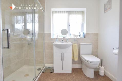 GROUND FLOOR SHOWER ROOM