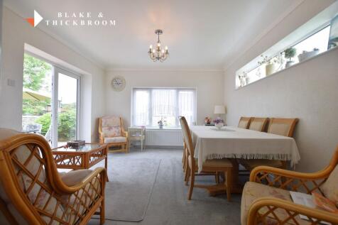 DINING/SITTING ROOM