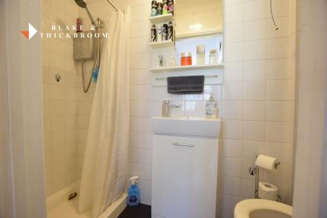EN SUITE SHOWER ROOM