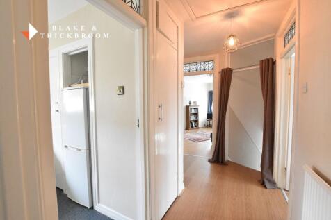 FIRST FLOOR LANDING
