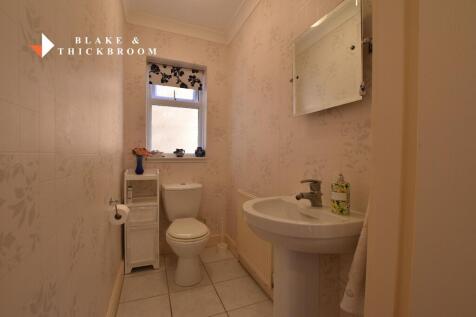 GROUND FLOOR CLOAKROOM