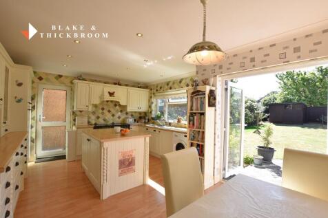 KITCHEN/BREAKFAST ROOM