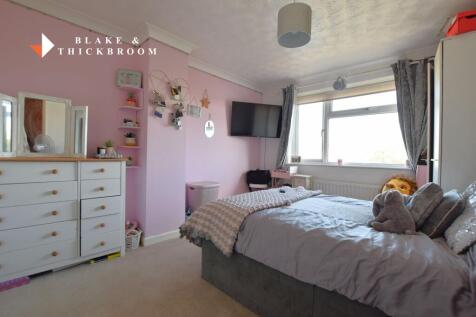 FIRST FLOOR: BEDROOM ONE