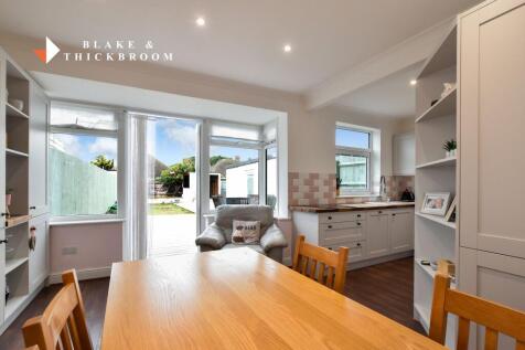 DAY ROOM/KITCHEN/DINER