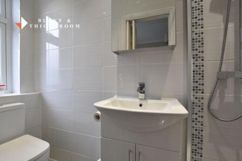 EN SUITE SHOWER ROOM