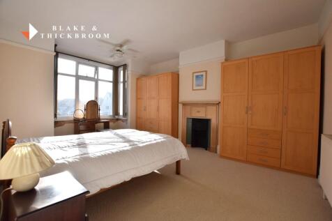 FIRST FLOOR: BEDROOM ONE