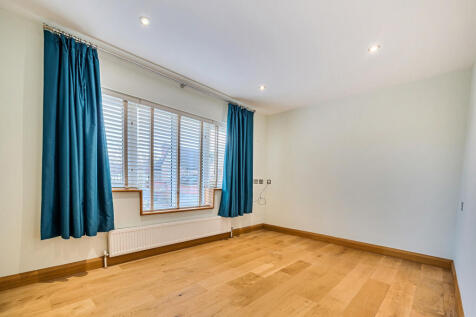 1376005-5-6915d14...