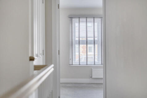 1363911-8-68e51bc...