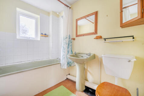 1370913-11-68f63b...