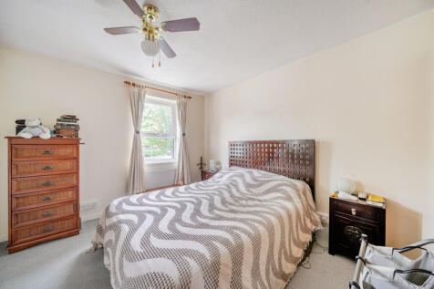 1370913-9-68f63b4...