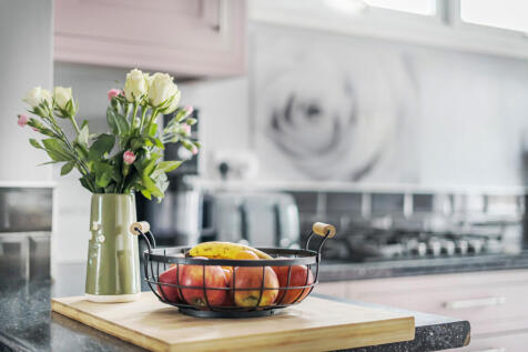 1368856-19-68f282...