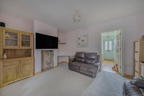 1368856-5-68f281f...