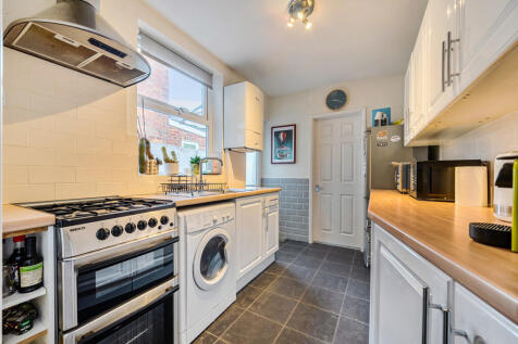 1373407-9-6900982...