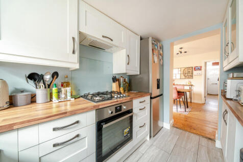 1373809-8-690de89...