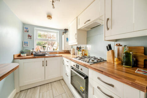 1373809-9-690de8d...