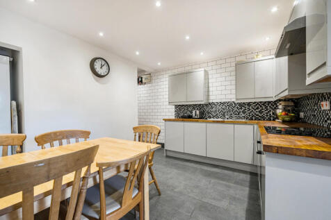 1372797-15-690e00...