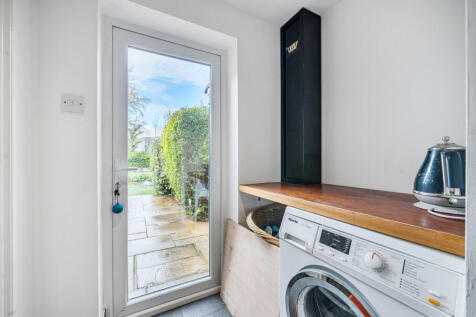 1372797-17-690e00...