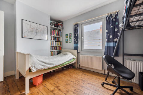 1372797-7-690dff9...