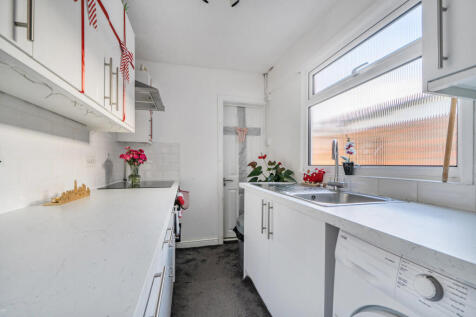 1382531-6-691ef37...