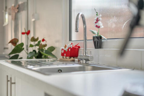 1382531-10-691ef3...