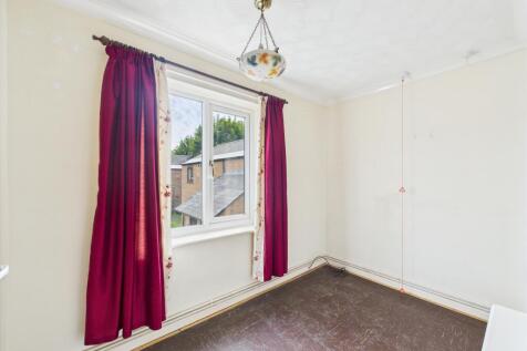 Second Bedroom/Lounge