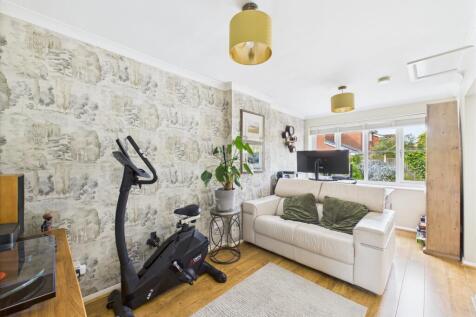 Extra Reception Room/Office
