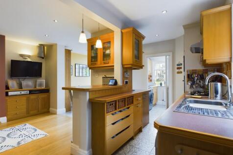 Living/Kitchen Area