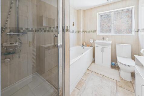 Principal Bathroom