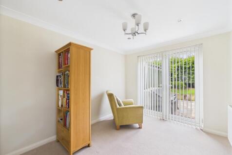 Sitting/Dining Area