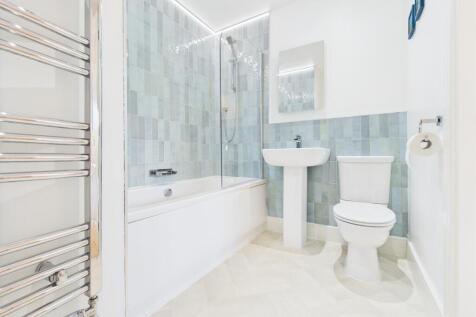 Jack &amp; Jill Bathroom