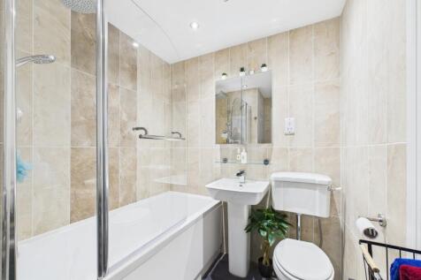 Jack &amp; Jill Bathroom