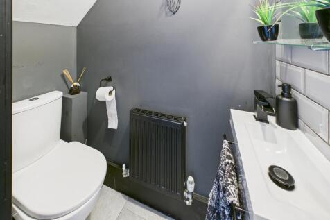 Cloakroom/WC