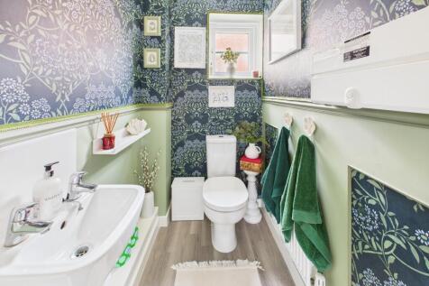 Cloakroom/WC
