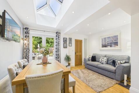 Living/Dining Area